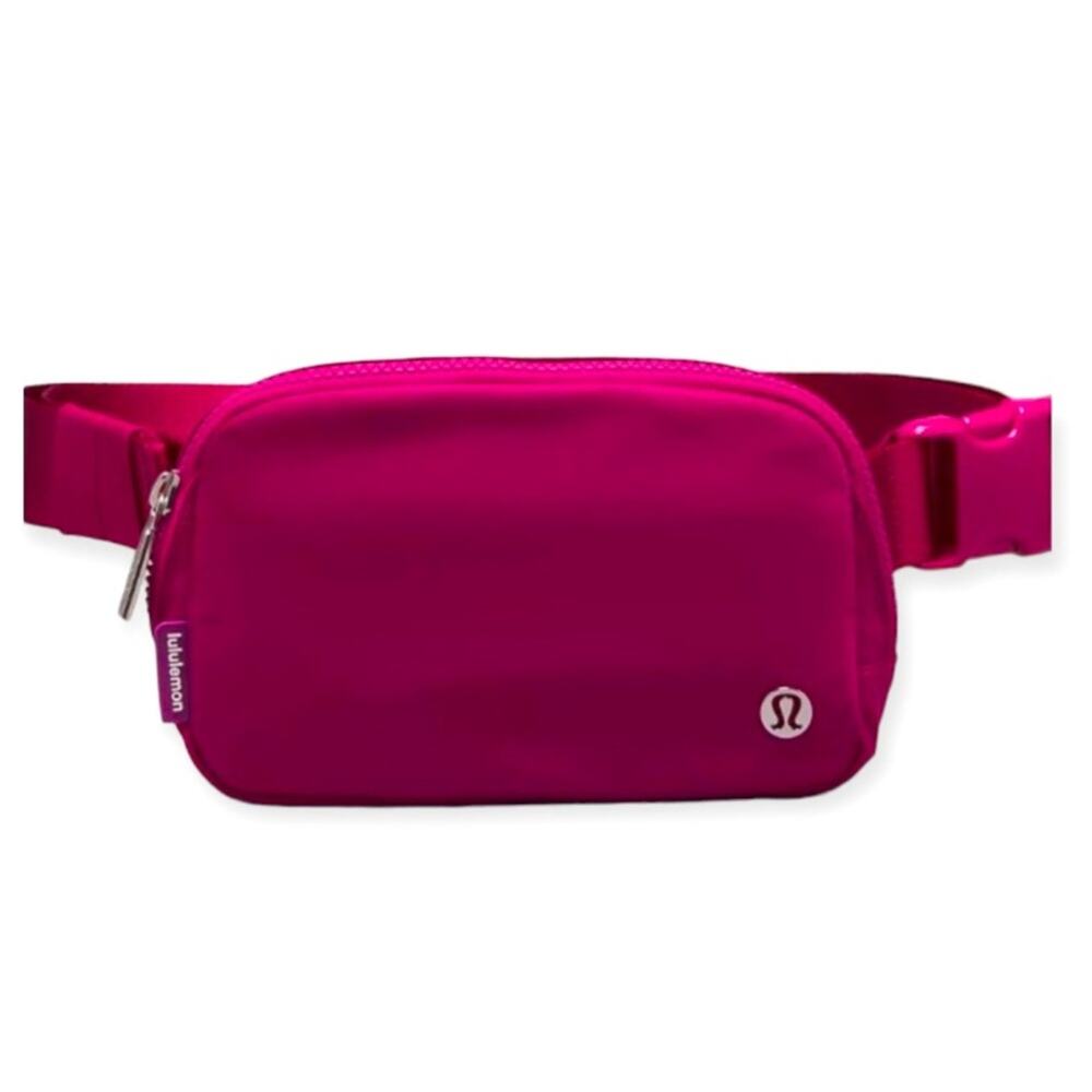 Lululemon Everywhere Belt Bag 1L in Wild Berry